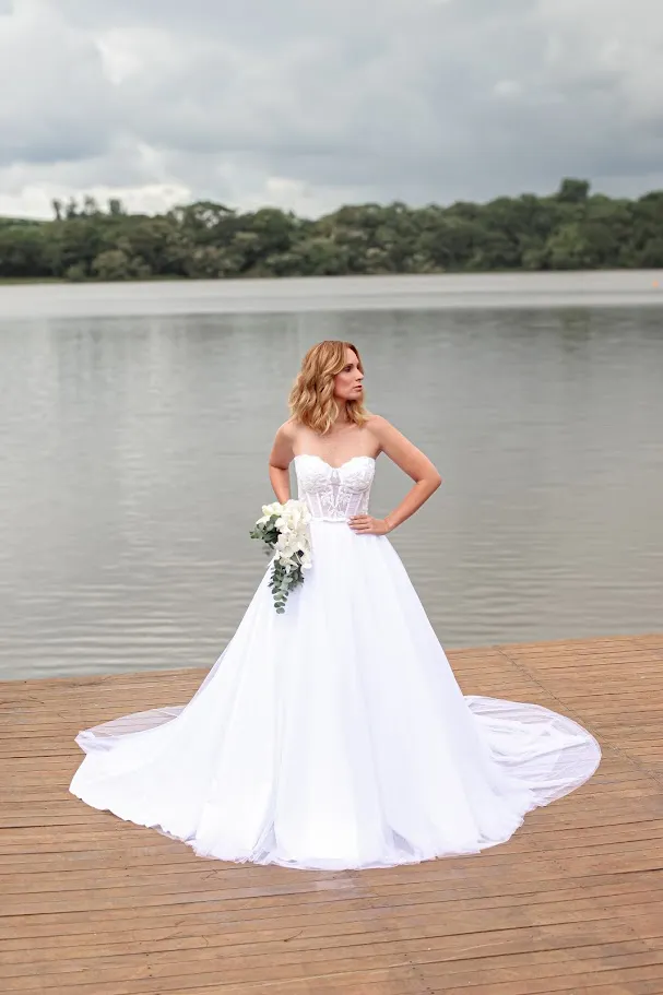 Vestido Lírio à beira do lago